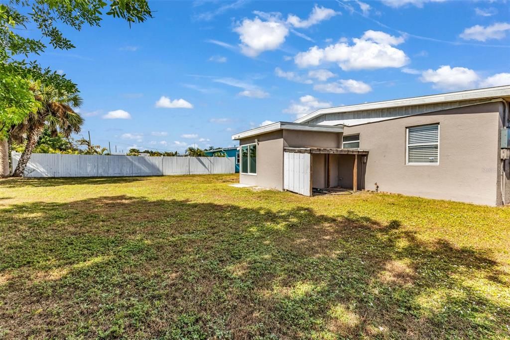 For Sale: $179,900 (2 beds, 1 baths, 1020 Square Feet)