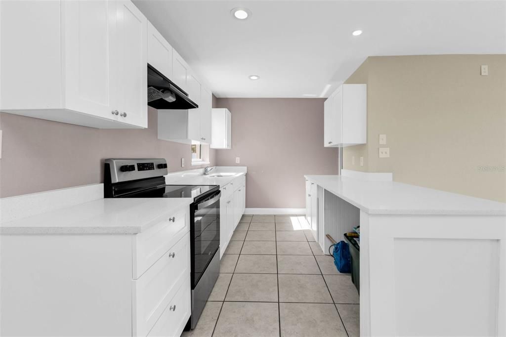 For Sale: $179,900 (2 beds, 1 baths, 1020 Square Feet)