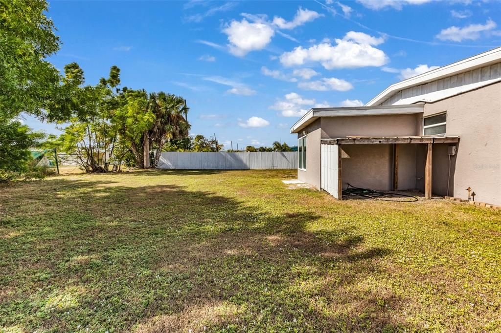 For Sale: $179,900 (2 beds, 1 baths, 1020 Square Feet)