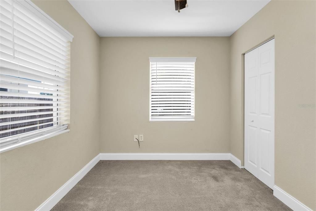 For Sale: $179,900 (2 beds, 1 baths, 1020 Square Feet)