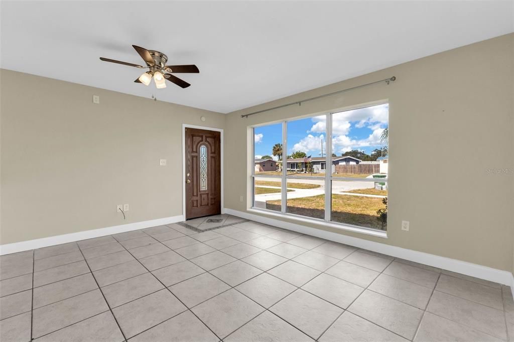 For Sale: $179,900 (2 beds, 1 baths, 1020 Square Feet)