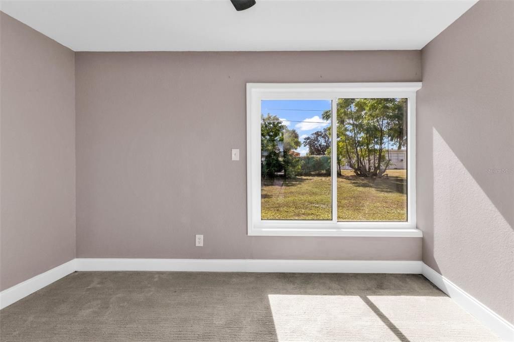 For Sale: $179,900 (2 beds, 1 baths, 1020 Square Feet)