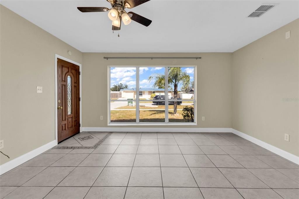 For Sale: $179,900 (2 beds, 1 baths, 1020 Square Feet)