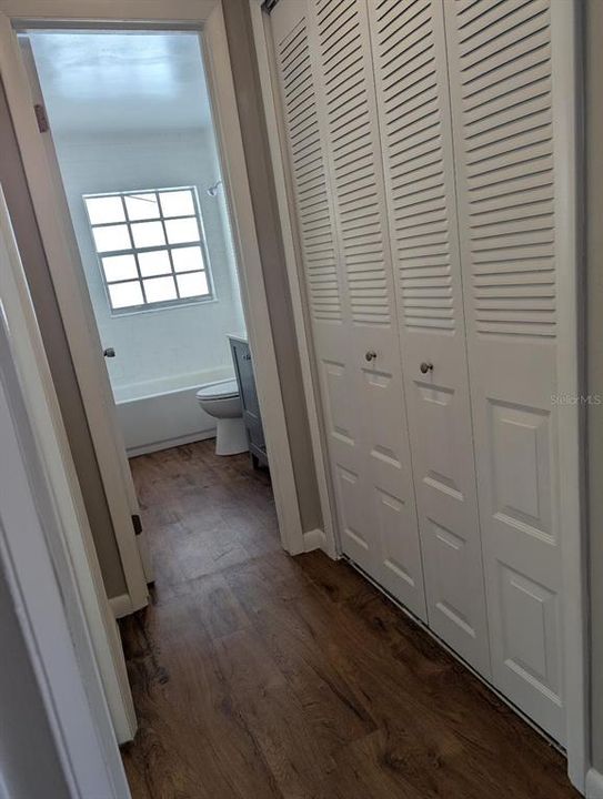 出租: $1,225 (2 贝兹, 1 浴室, 956 平方英尺)