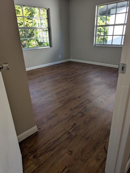 出租: $1,225 (2 贝兹, 1 浴室, 956 平方英尺)