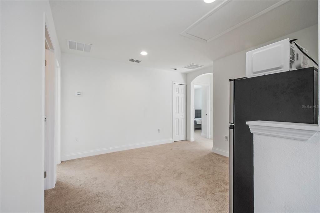 На продажу: $597,000 (5 спален, 2 ванн, 2328 Квадратных фут)