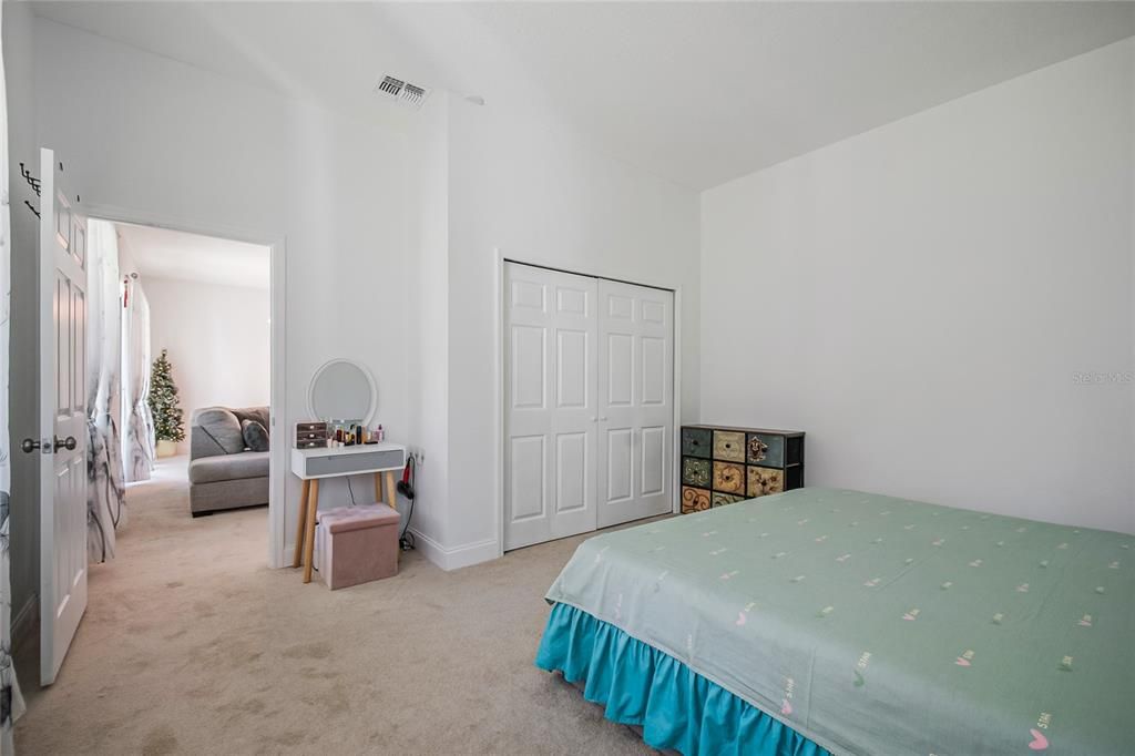 На продажу: $597,000 (5 спален, 2 ванн, 2328 Квадратных фут)