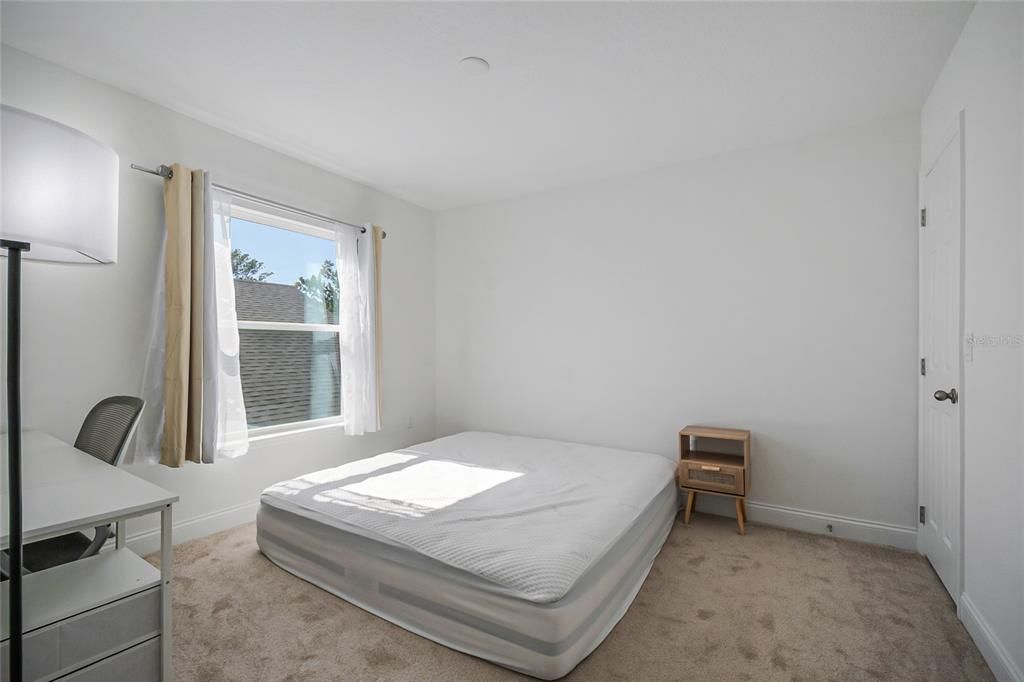 На продажу: $597,000 (5 спален, 2 ванн, 2328 Квадратных фут)