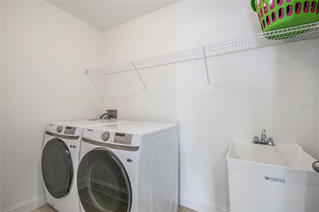 На продажу: $597,000 (5 спален, 2 ванн, 2328 Квадратных фут)