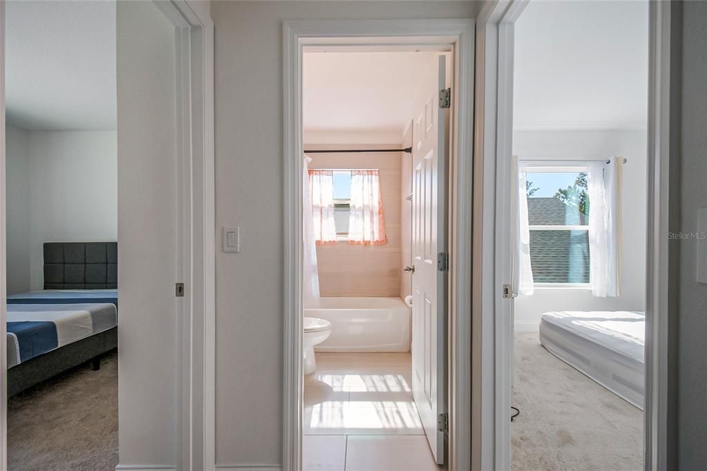 На продажу: $597,000 (5 спален, 2 ванн, 2328 Квадратных фут)