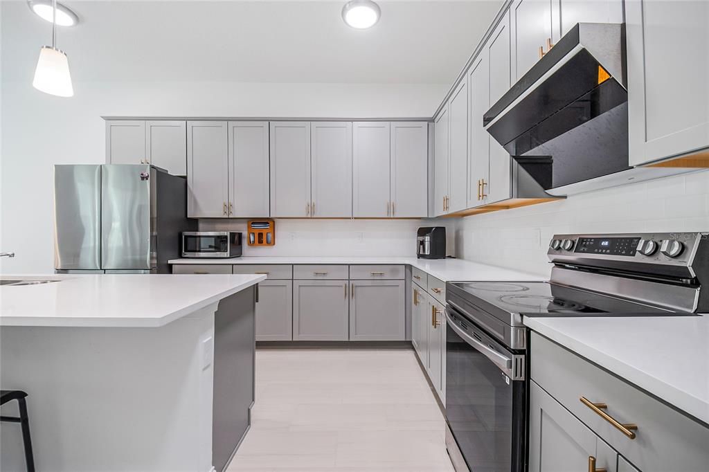 На продажу: $597,000 (5 спален, 2 ванн, 2328 Квадратных фут)