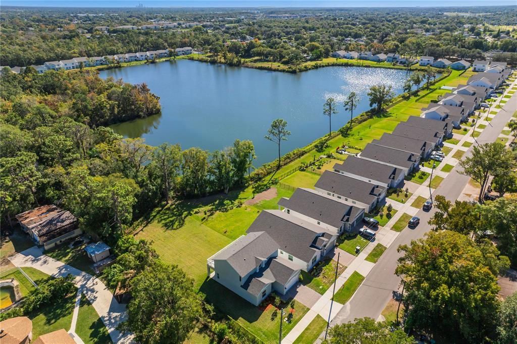 На продажу: $597,000 (5 спален, 2 ванн, 2328 Квадратных фут)