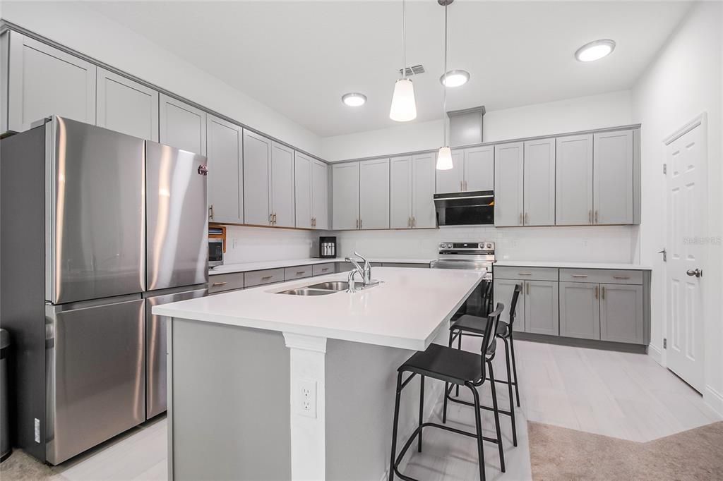 На продажу: $597,000 (5 спален, 2 ванн, 2328 Квадратных фут)