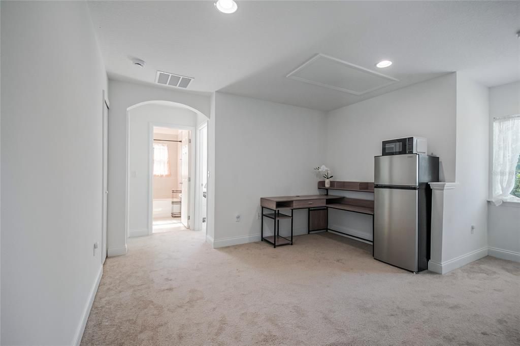 На продажу: $597,000 (5 спален, 2 ванн, 2328 Квадратных фут)