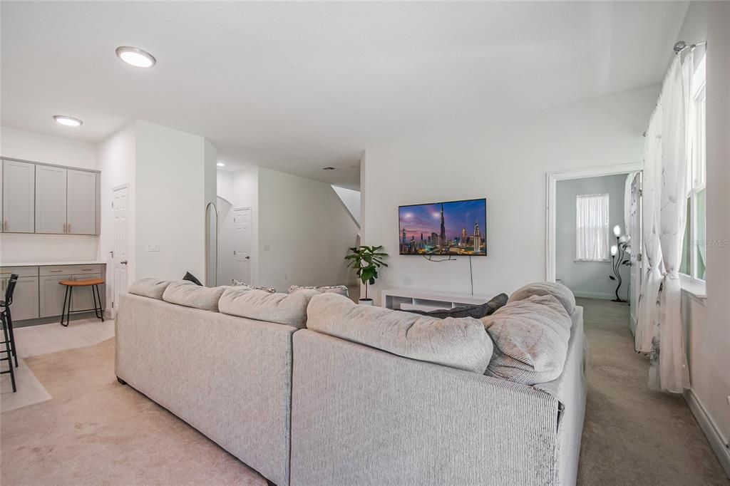 На продажу: $597,000 (5 спален, 2 ванн, 2328 Квадратных фут)