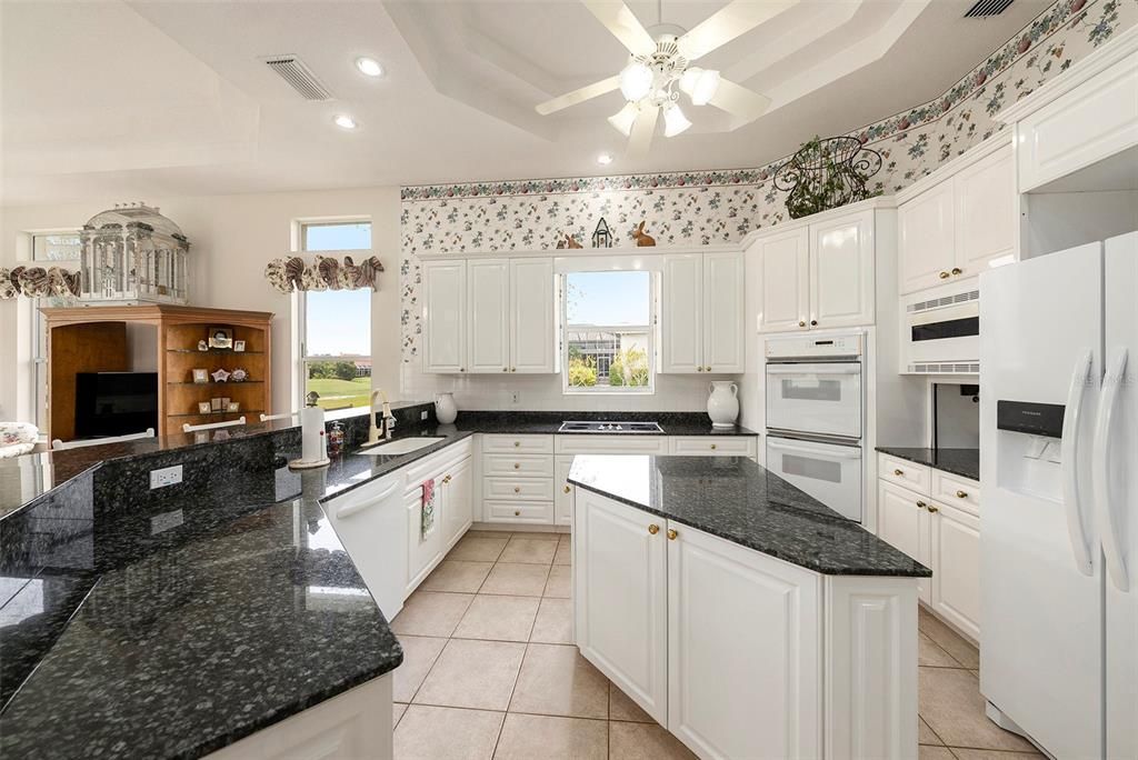 En Venta: $1,250,000 (4 camas, 4 baños, 3652 Pies cuadrados)