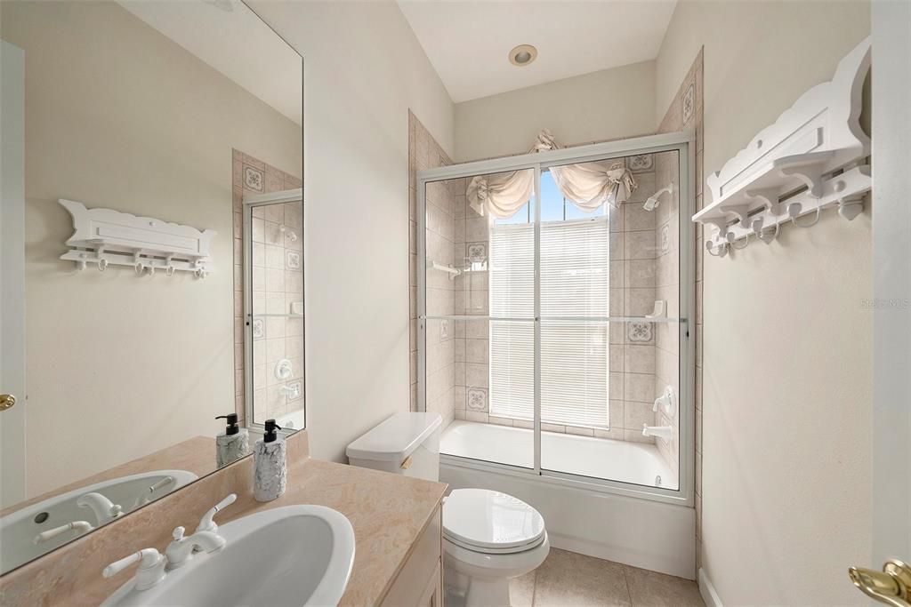 En Venta: $1,250,000 (4 camas, 4 baños, 3652 Pies cuadrados)