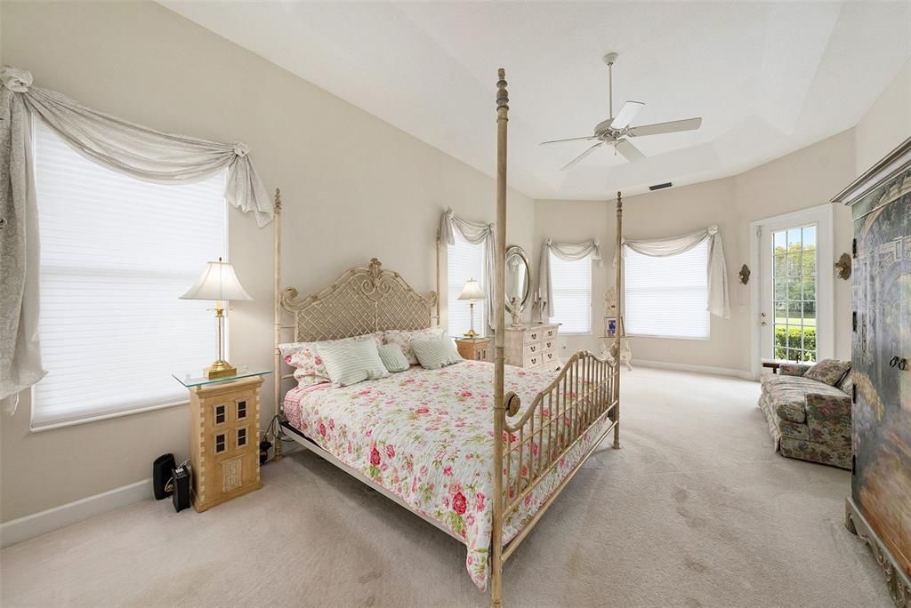 En Venta: $1,250,000 (4 camas, 4 baños, 3652 Pies cuadrados)