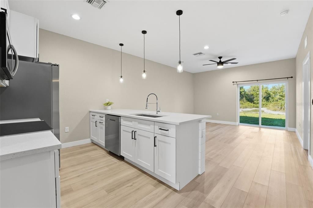 En Venta: $489,000 (6 camas, 0 baños, 2400 Pies cuadrados)