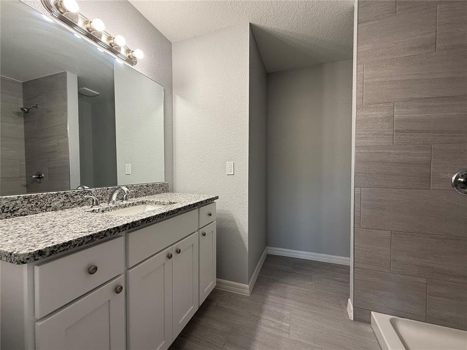 待售: $209,900 (3 贝兹, 2 浴室, 1232 平方英尺)