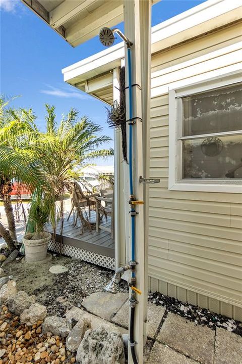 For Sale: $315,000 (2 beds, 1 baths, 412 Square Feet)