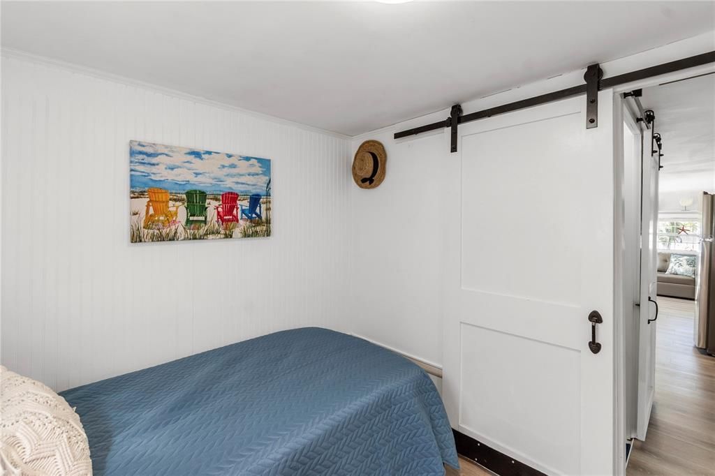 For Sale: $315,000 (2 beds, 1 baths, 412 Square Feet)