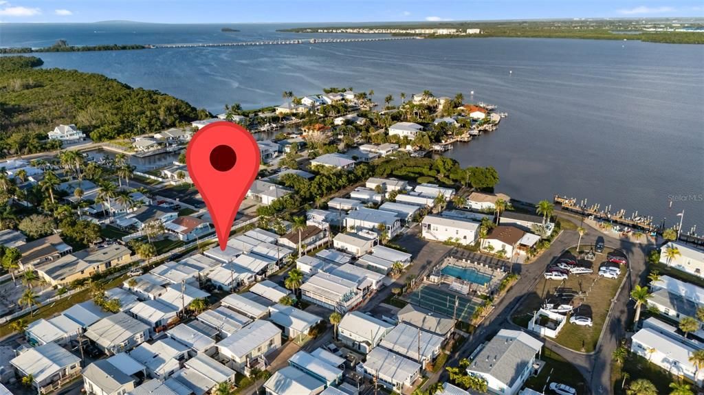 For Sale: $315,000 (2 beds, 1 baths, 412 Square Feet)