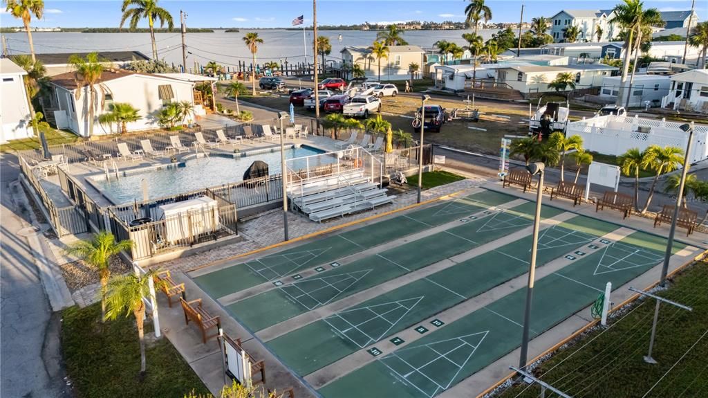 For Sale: $315,000 (2 beds, 1 baths, 412 Square Feet)