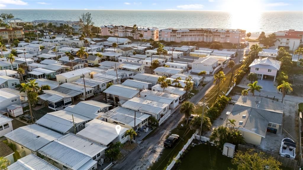 For Sale: $315,000 (2 beds, 1 baths, 412 Square Feet)