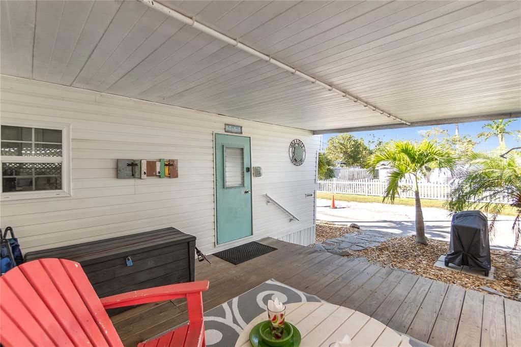 For Sale: $315,000 (2 beds, 1 baths, 412 Square Feet)