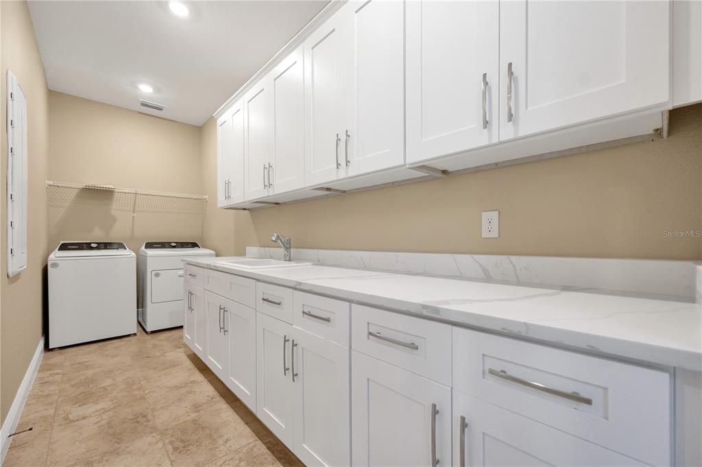 For Rent: $4,500 (6 beds, 4 baths, 4607 Square Feet)