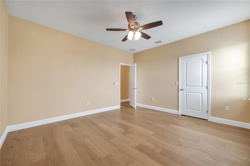 For Rent: $4,500 (6 beds, 4 baths, 4607 Square Feet)