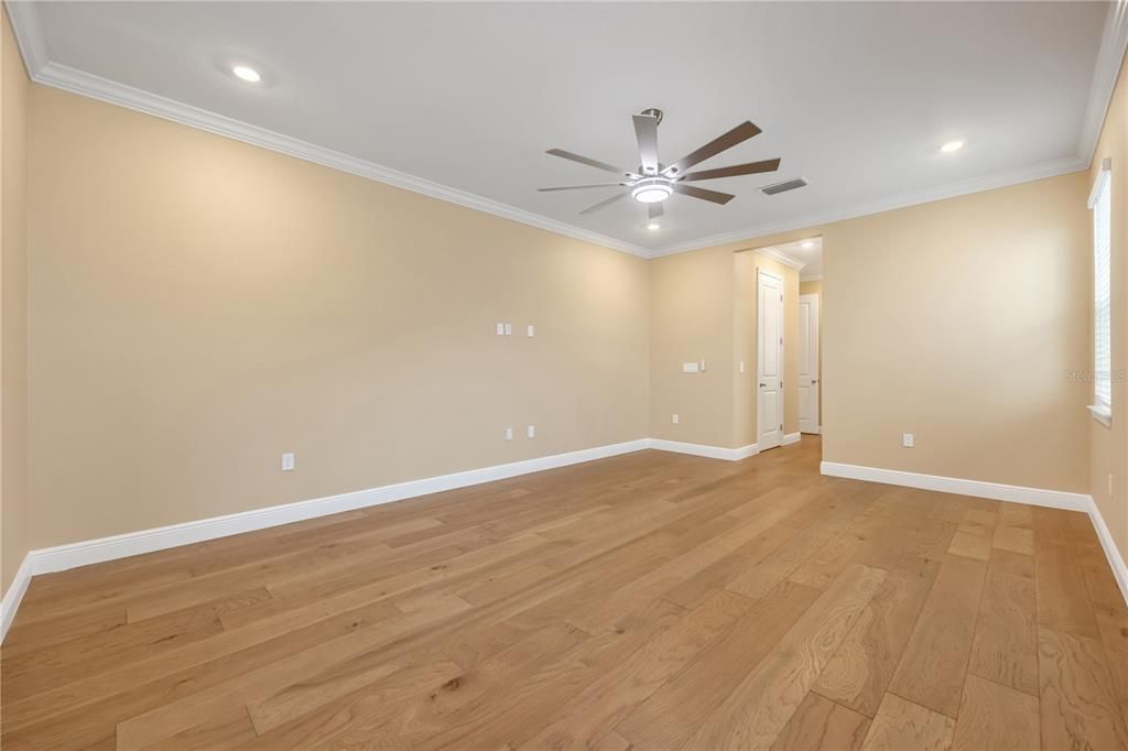 For Rent: $4,500 (6 beds, 4 baths, 4607 Square Feet)