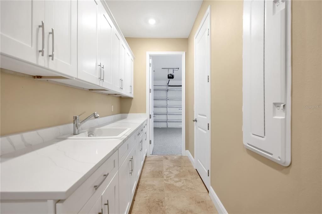 For Rent: $4,500 (6 beds, 4 baths, 4607 Square Feet)