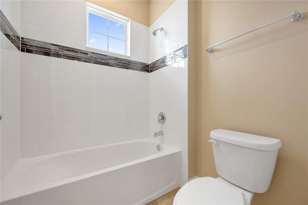 For Rent: $4,500 (6 beds, 4 baths, 4607 Square Feet)