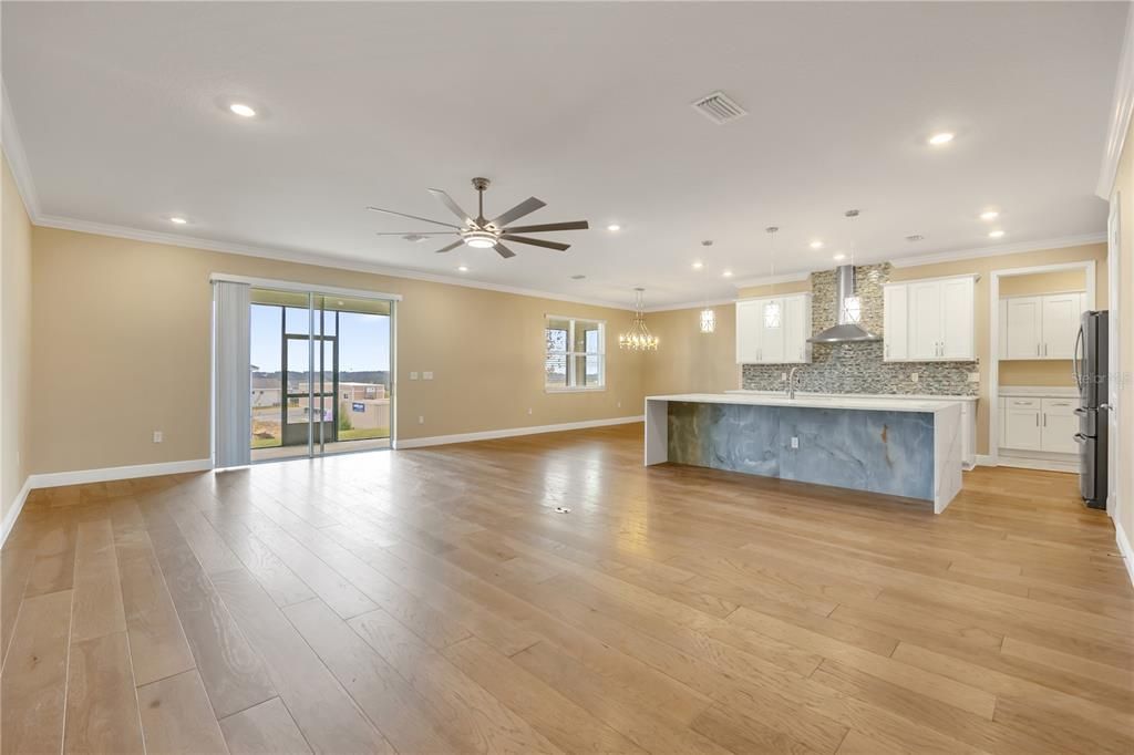 For Rent: $4,500 (6 beds, 4 baths, 4607 Square Feet)