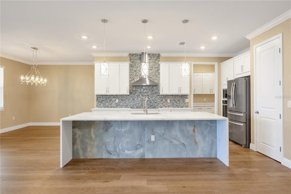 For Rent: $4,500 (6 beds, 4 baths, 4607 Square Feet)