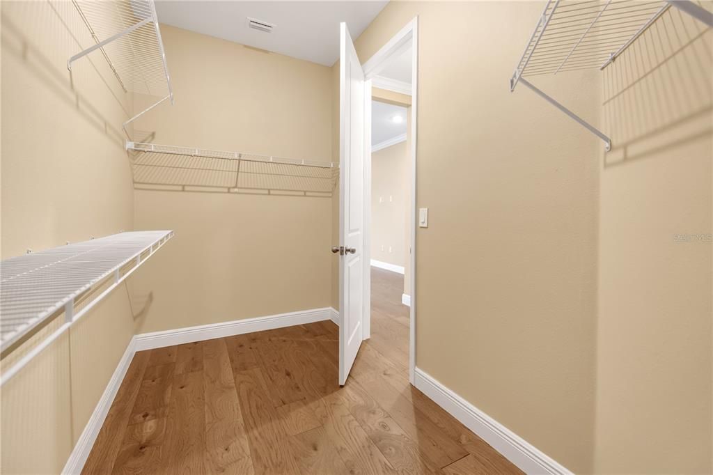 For Rent: $4,500 (6 beds, 4 baths, 4607 Square Feet)