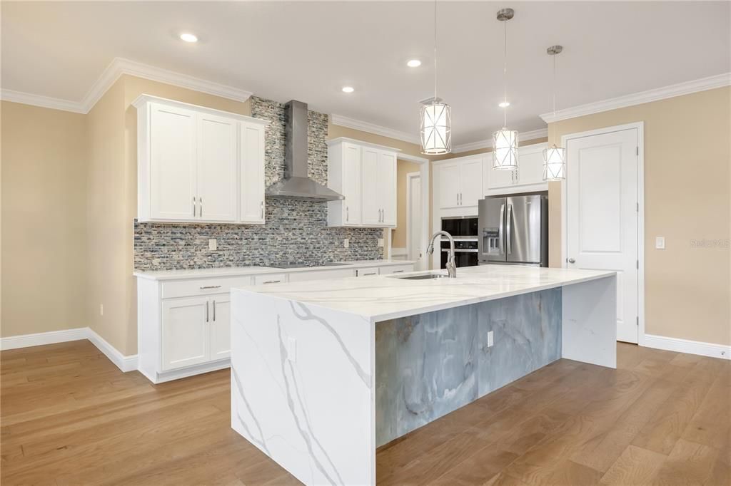 For Rent: $4,500 (6 beds, 4 baths, 4607 Square Feet)