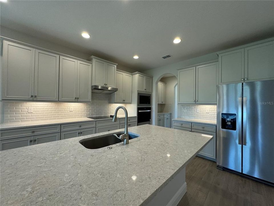 В аренду: $4,300 (4 спален, 3 ванн, 3327 Квадратных фут)