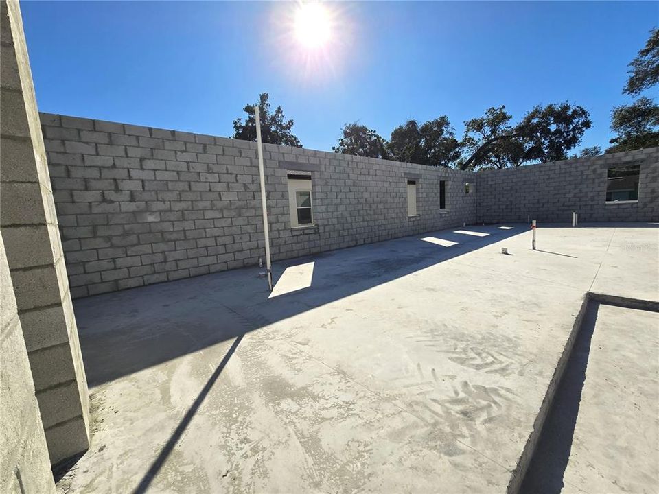 待售: $649,000 (4 贝兹, 2 浴室, 2026 平方英尺)