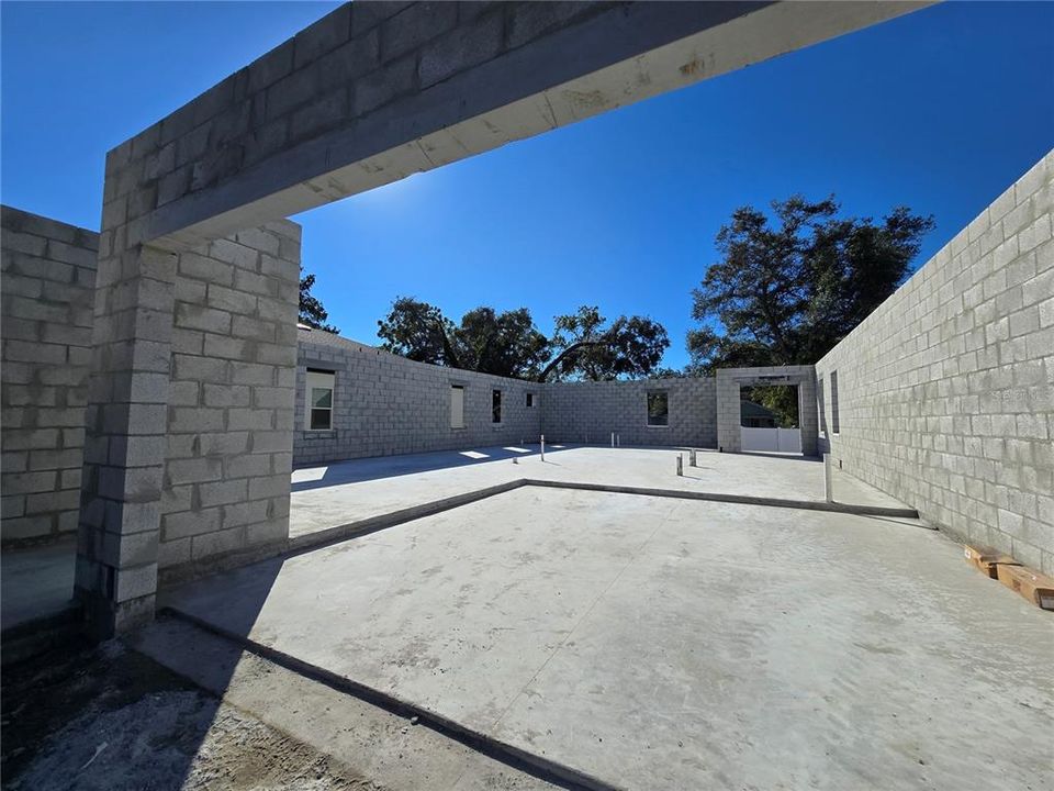 待售: $649,000 (4 贝兹, 2 浴室, 2026 平方英尺)