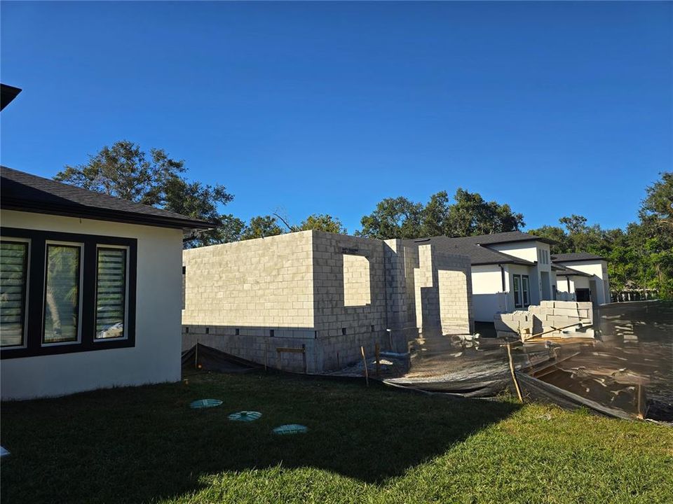 待售: $649,000 (4 贝兹, 2 浴室, 2026 平方英尺)