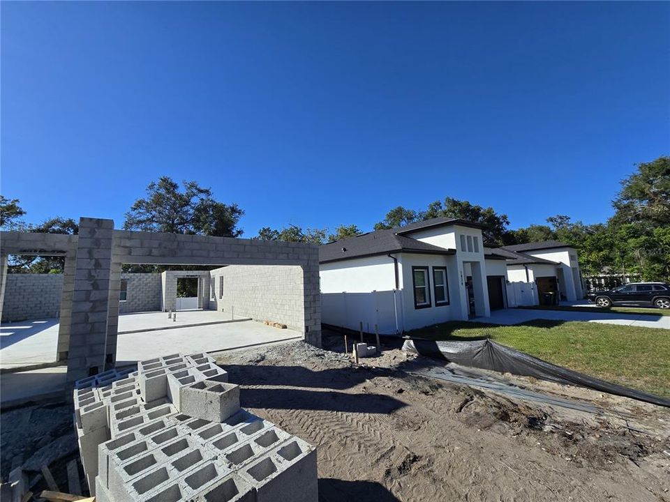 待售: $649,000 (4 贝兹, 2 浴室, 2026 平方英尺)