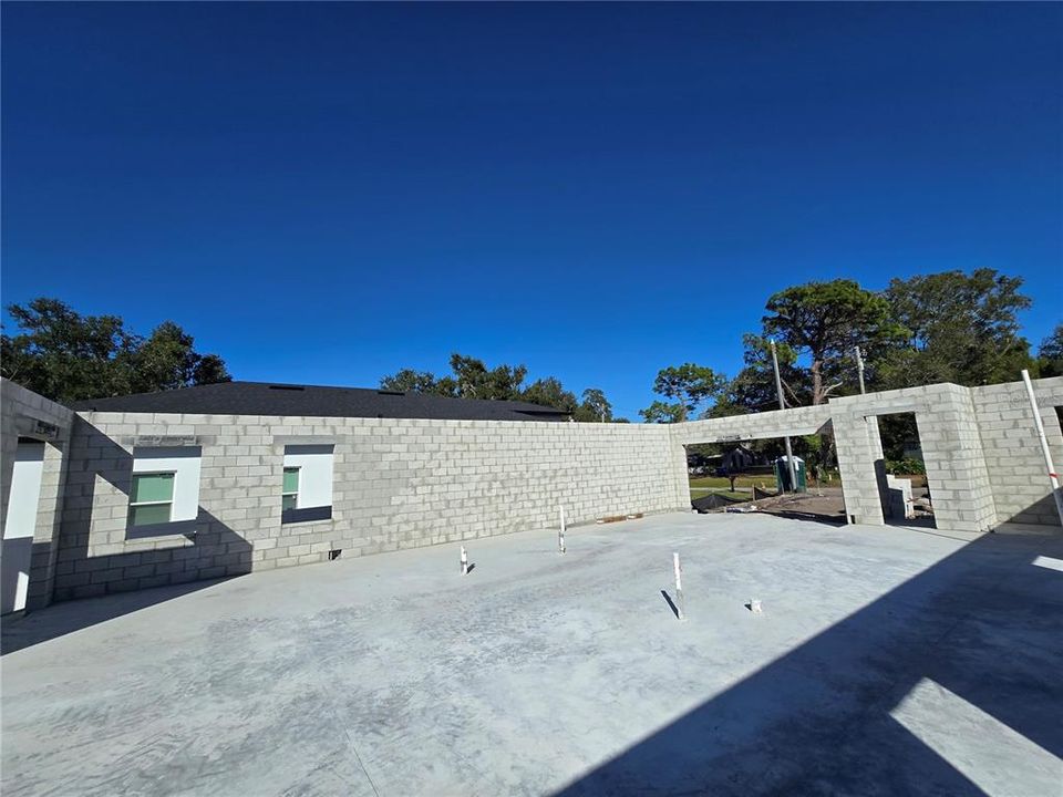 待售: $649,000 (4 贝兹, 2 浴室, 2026 平方英尺)