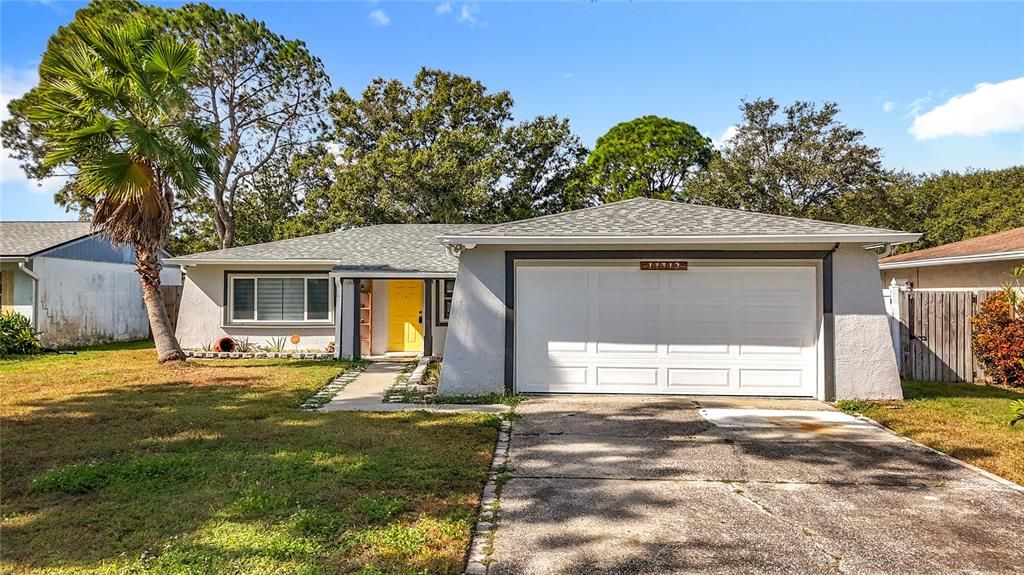 合同活跃: $389,900 (3 贝兹, 2 浴室, 1196 平方英尺)