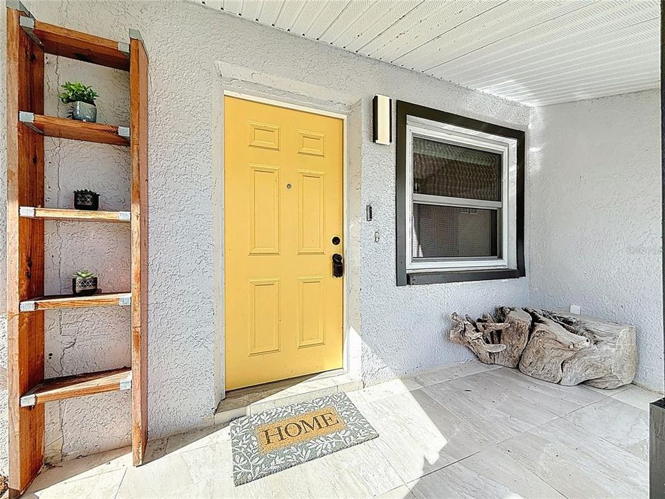 合同活跃: $389,900 (3 贝兹, 2 浴室, 1196 平方英尺)