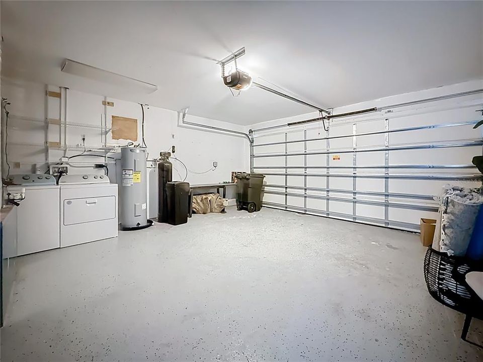 合同活跃: $389,900 (3 贝兹, 2 浴室, 1196 平方英尺)