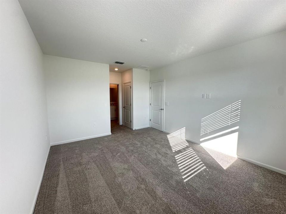 En Renta: $2,499 (4 camas, 2 baños, 1713 Pies cuadrados)