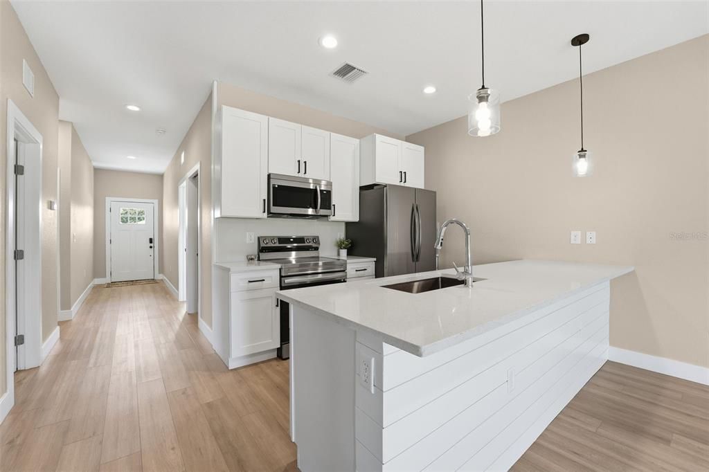 For Sale: $489,000 (6 beds, 0 baths, 2400 Square Feet)